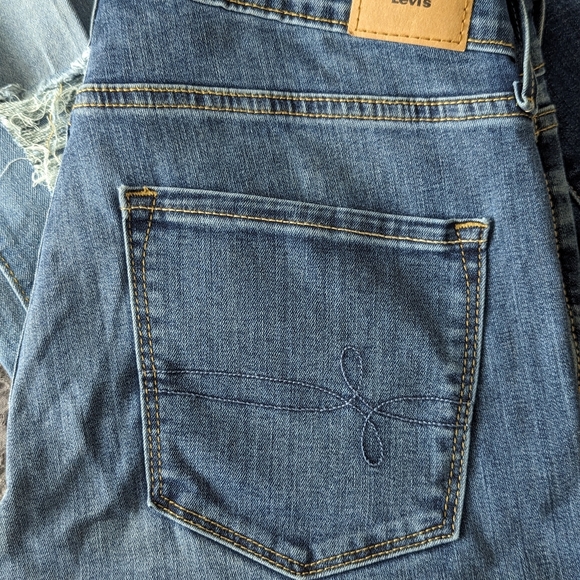 Jeans - Picture 10 of 13